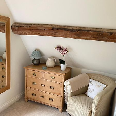 Popfosters Barn Villa Weston Subedge ภายนอก รูปภาพ