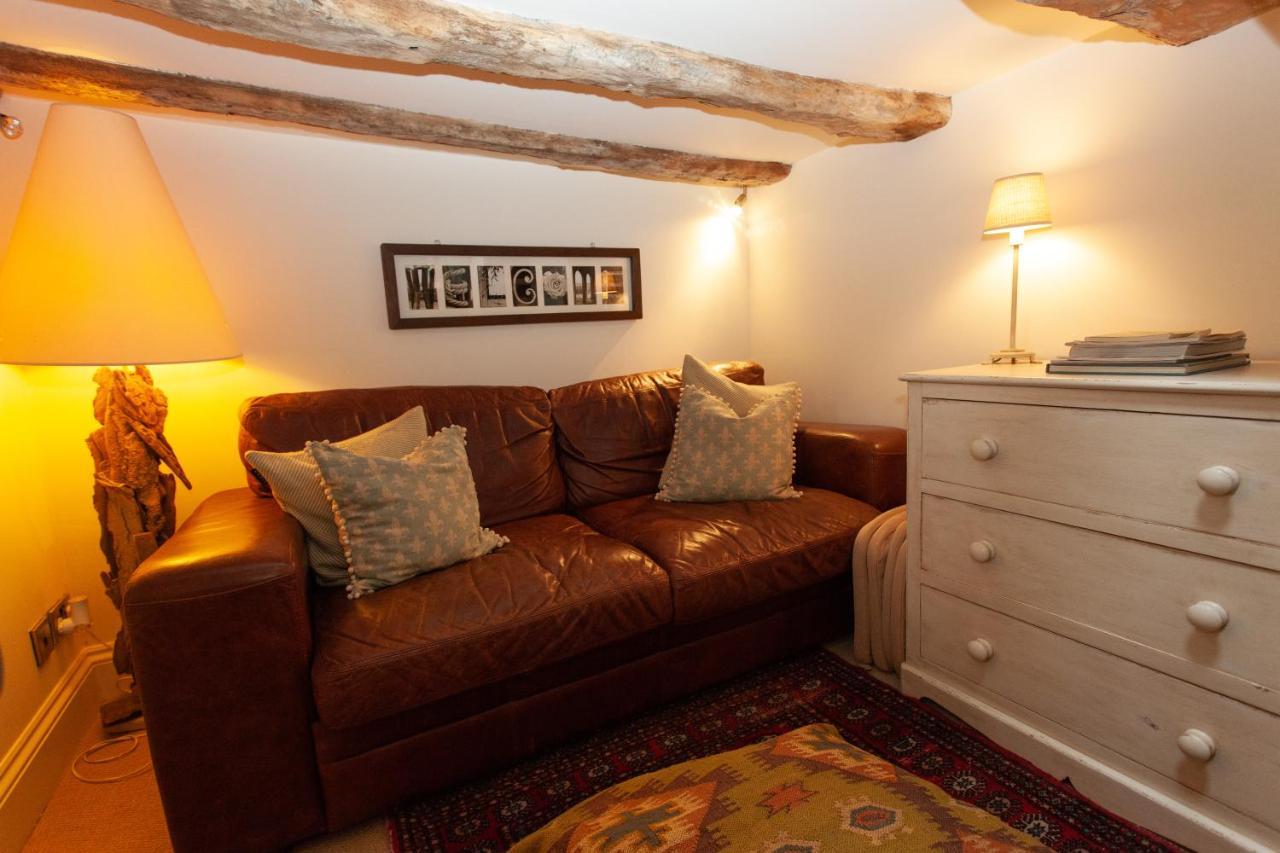 Popfosters Barn Villa Weston Subedge ภายนอก รูปภาพ