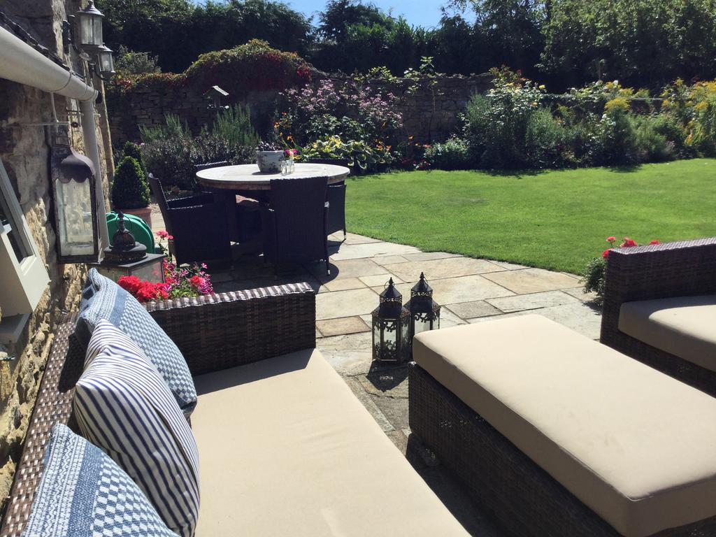 Popfosters Barn Villa Weston Subedge ภายนอก รูปภาพ
