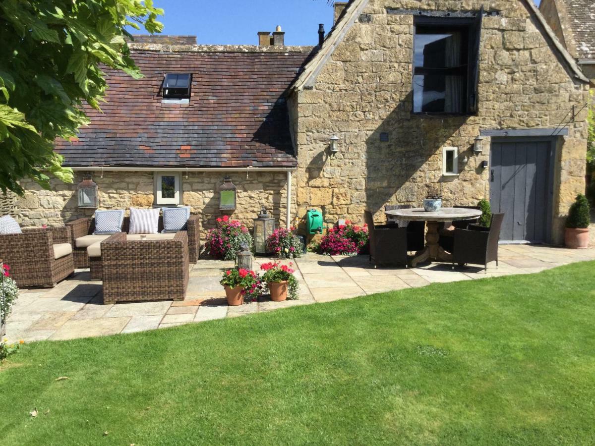 Popfosters Barn Villa Weston Subedge ภายนอก รูปภาพ